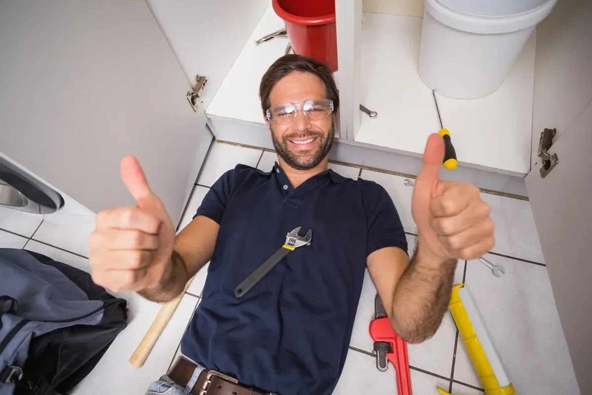drain-cleaning-plumber-fixing